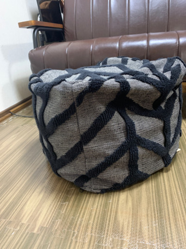ニトリ　ビーズクッション　プーフ