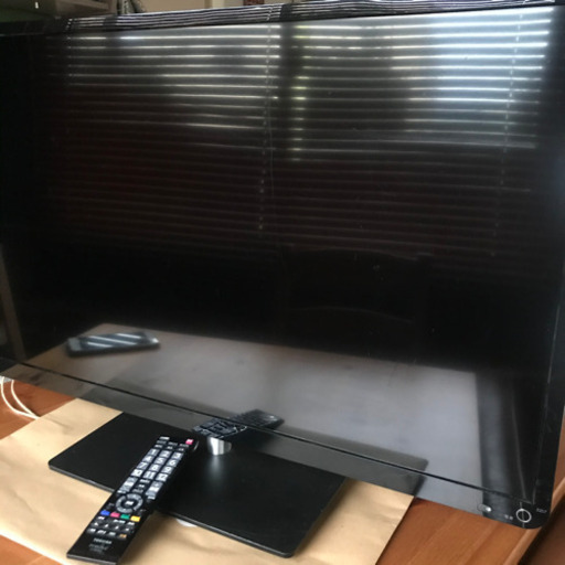 Toshiba REGZA 液晶カラーテレビ　32インチ