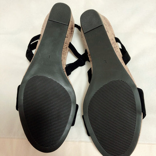 GU　コンフォートストラップローウエッジサンダルの画像