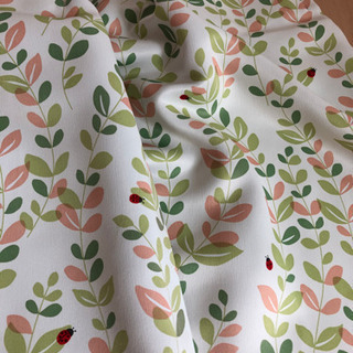 【てんとう虫 インテリア】掛時計、遮光カーテン、レース 計 3点セットの画像