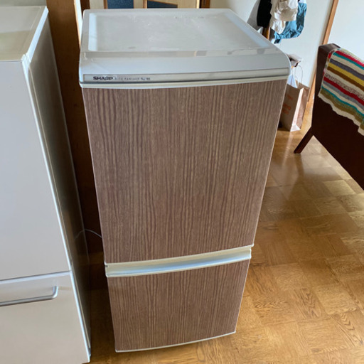 【有難うございました】シャープ冷蔵庫 135リットル