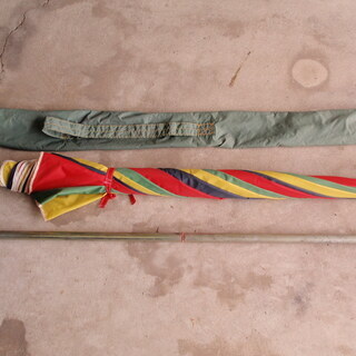 ビーチパラソル＆アイスクリーマーの画像