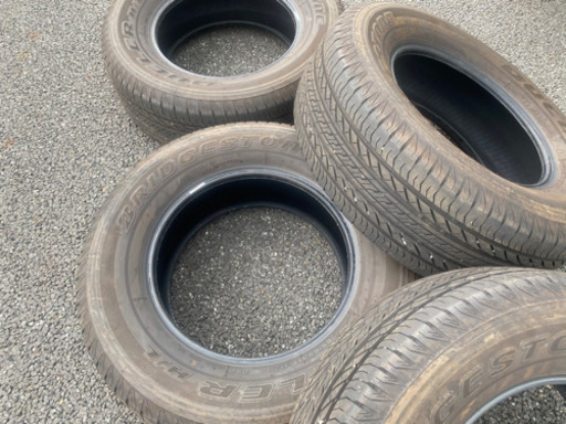 ブリジストン2020年製造 使用2ヶ月プラド 150 265/65R17  低走行タイヤ