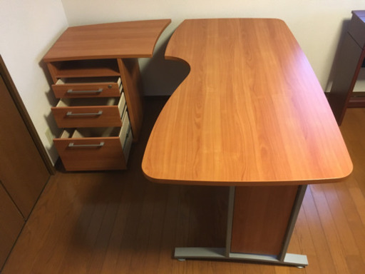 美品　デスクとキャビネットのセット
