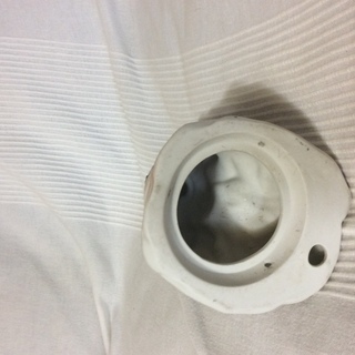 陶器の聖母子像の画像