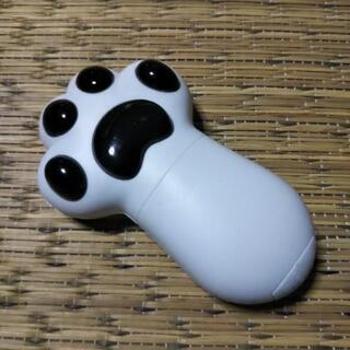 肉球のオモチャ 電池を入れても動かないです。