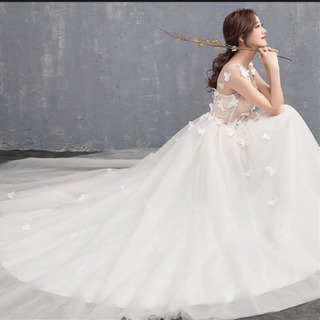 ウエディングドレスの画像