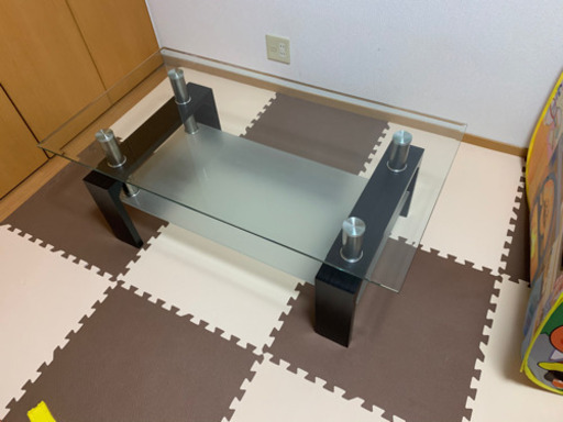 ガラステーブル