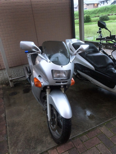 ZZR250お話中先着順ですので欲しい方は連絡下さい