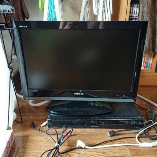 TOSHIBA REGZA 22型液晶テレビ 500GBBluRayレコーダー