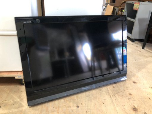 残り1台‼︎東芝32型 壁掛け金具付き「REGZA」のシンプルモデル「32A900S」WXGAパネル2台あります‼︎