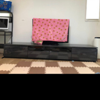 180mmの大型テレビ台　