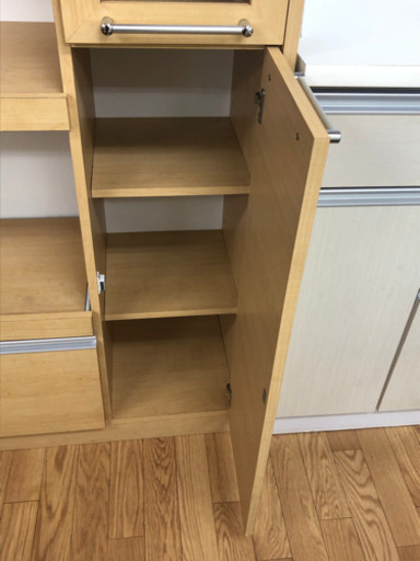 【リサイクルサービス八光　田上店　配達・設置OK】ナチュラル木目　スリムタイプ食器棚
