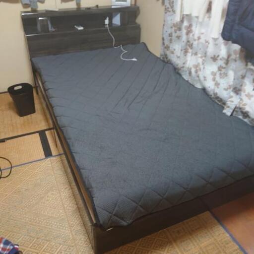 セミダブルベッド