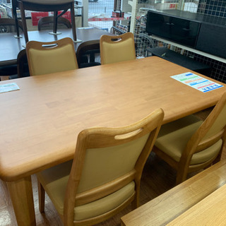 ダイニングテーブル入荷しました！！の画像