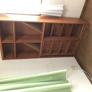 家具調本棚（使い方工夫次第で活用できます）