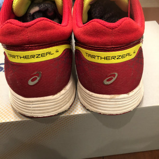 asicsランニングシューズ　TARTHERZEAL４-wide 27㎝の画像