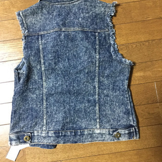 新品未使用デニムベストの画像
