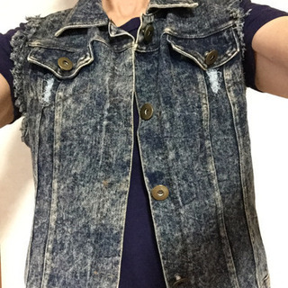 新品未使用デニムベストの画像