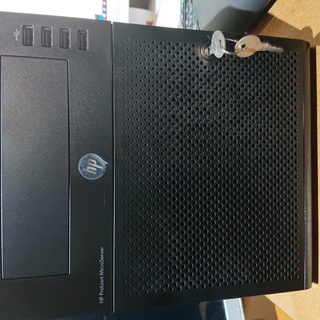 【中古】HP ProLiant MicroServer売ります