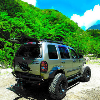 ジープ　国内 チェロキー　北米 リバティの画像