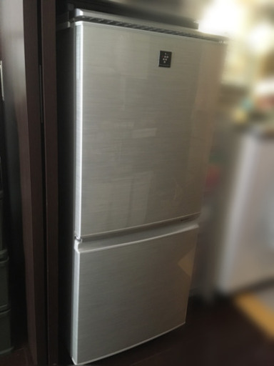 シャープ　冷蔵庫　137L (2011年製)