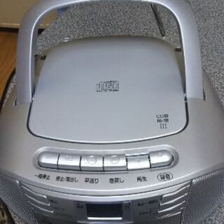オーム電気のCDラジカセ。