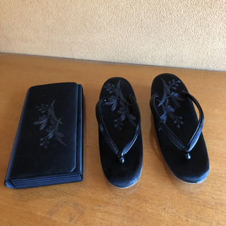 喪服用の草履とバック