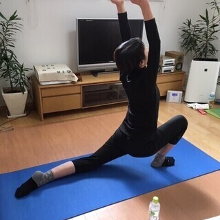 お家ヨガ♪女性のためのヨガ☆オンライン個人レッスン募集中！の画像