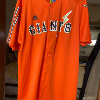 ジャイアンツのユニフォーム adidas版 赤