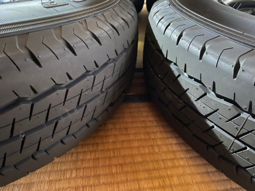ハイエース　新車外し　ダンロップ　格安　ホイールキャップ付き