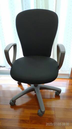 7000円から5000円まで値下げしました！！コクヨ オフィス チェア〔ハイバック、グレーシェル、ブラック〕