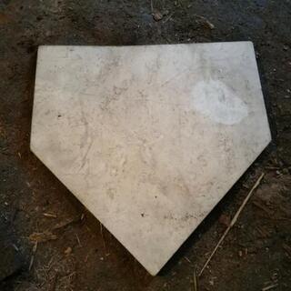 ホームベース　42.5×42.5cm　野球