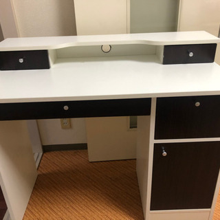 オフィスデスク（木製）の画像