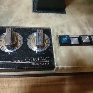 三菱扇風機1981年式　グリーン　予備羽根　イエロー付きの画像