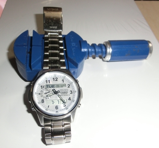 カシオソーラー電波腕時計LINEAGE LCW-M300