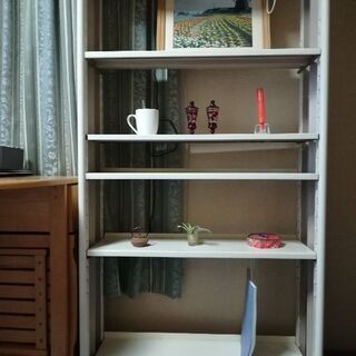 >> 中古スチール本棚　薄くて大容量!<< 
