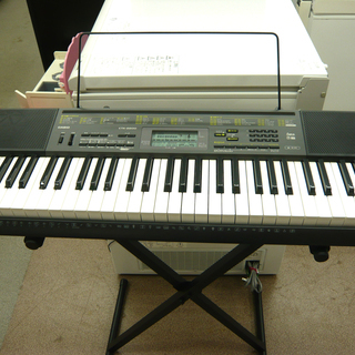CASIO ベーシックキーボード 61鍵盤 スタンド付き CTK-2200 400音色 110曲内蔵　西岡店 