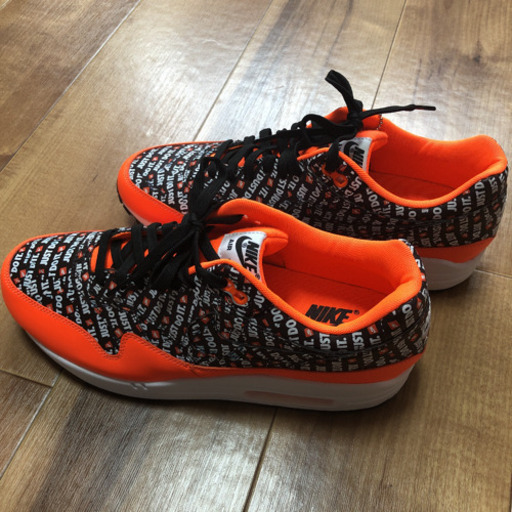 ナイキ　スニーカー