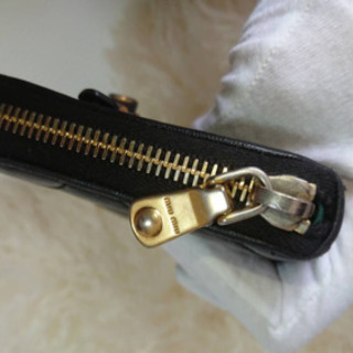 【美品】MIUMIU 長財布 正規品  ラウンドファスナーの画像
