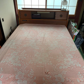 セミダブルベッド　