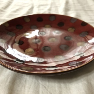 キャラクター食器１枚＋小皿２枚＋水玉食器１枚の画像