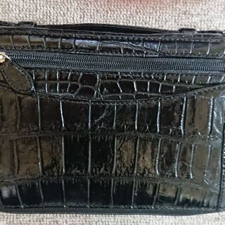 男性用のクロコ皮のセカンドバックです。