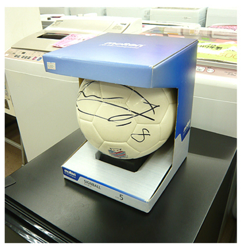 非売品【サインボール 背番号8】5号 白い恋人サンクスマッチ2013 サッカー J1 molten モルテン 札幌 西岡店