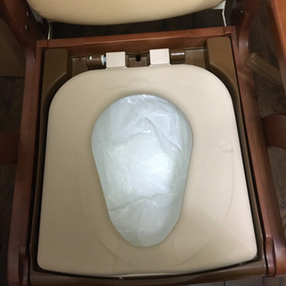 木製ポータブルトイレの画像