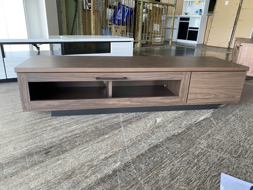 ガラス無いテレビボード！新品ですが、輸送事故でガラス割れました・・・・49800円しますが、3000円です。