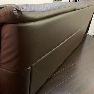 【値下げ中】本革製三人掛けソファーの画像