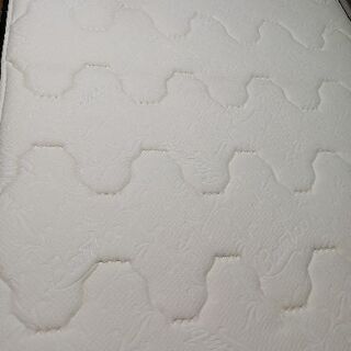 【値下げしました】Sealy ダブルマットレスの画像