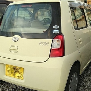 検3年4/13迄！キーレスキー！車体も車内もキレイ！女性の方にGood！人気のイエロー「ダイハツ・エッセ」ですの画像