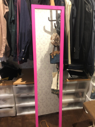 ビビッドピンク　全身かがみ